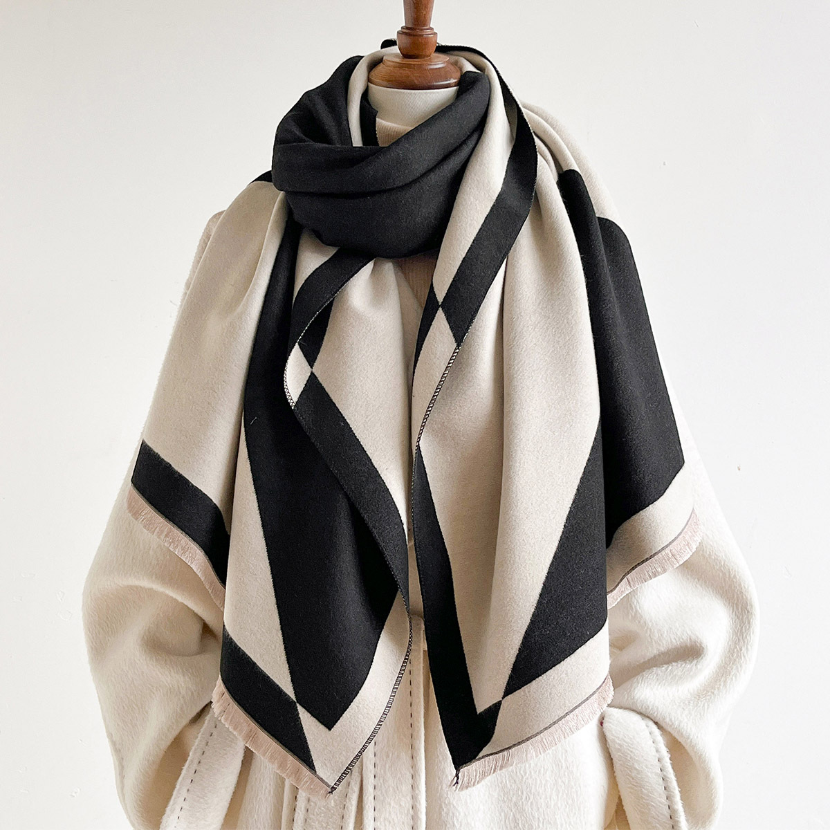 女性用、カシミヤ風素材のフリンジ付き厚手の暖かいショール、リ - Pashmina Wrap Large のレビューと価格