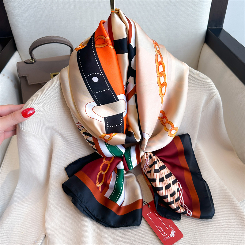 女性の高級チェーンプリントシルクスカーフ大判サテンショールデ - Face Scarf Mask のレビューと価格