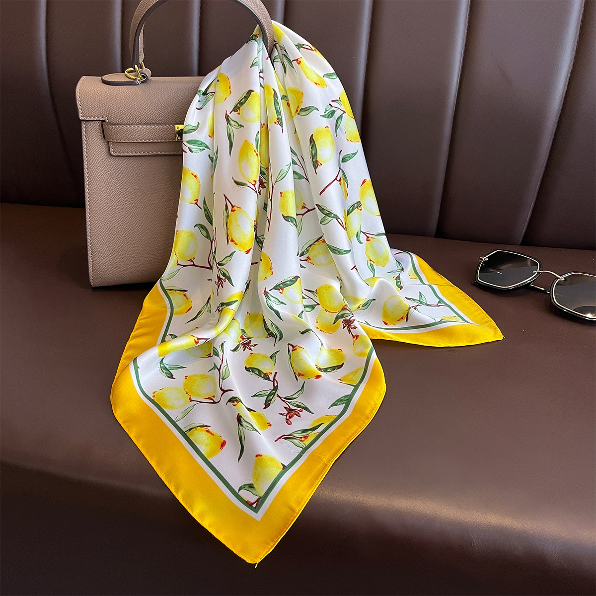 2025 新イエローレモンプリント正方形シルクスカーフ女性の - Scarf Silk Square のレビューと価格